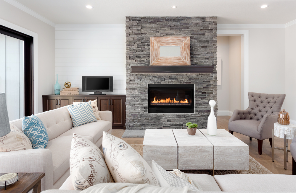 Beautiful,Living,Room,Interior,With,Hardwood,Floors,And,Fireplace,In